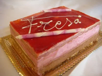 Marrubi eta xokolatezko mousse-a ARGAZKIAREKIN
