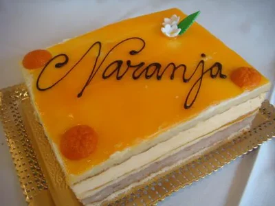 Laranja eta Txokolatezko Mousse ARGAZKIAREKIN