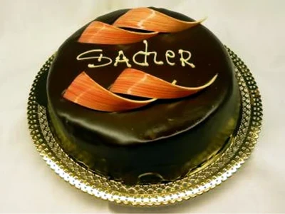Sacher tarta ARGAZKIAREKIN