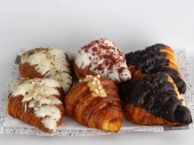 Caja de 6 unidades de croissant rellenos variada