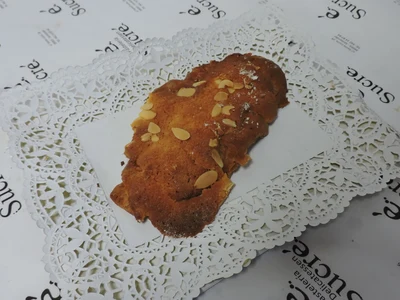 Croissant de améndoa sen azucre glas