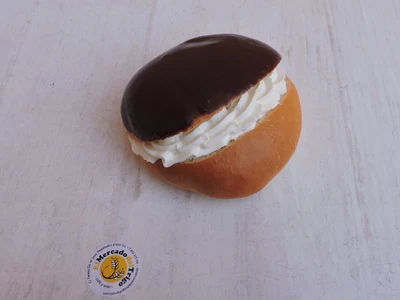 Bamba de nata e chocolate