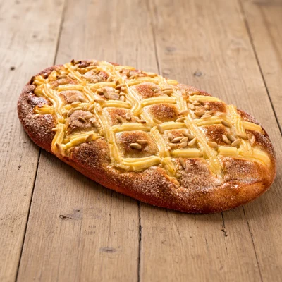 Coca de brioix amb crema