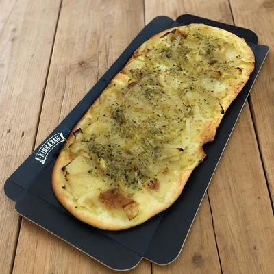 Coca salada de ceba
