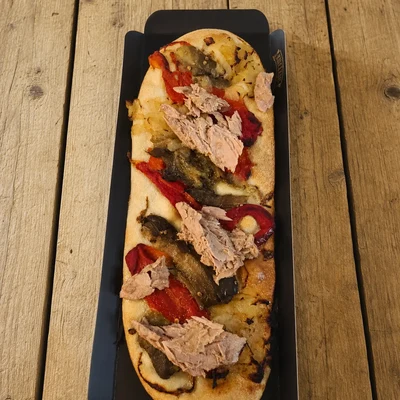 Coca Salada d'escalivada i tonyina