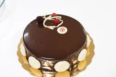 Mousse de gerd amb xocolata amb ninots